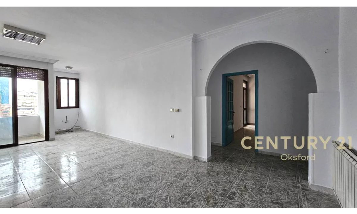 AMBIENT PER ZYRA 3+1+2+GARAZH, ME QIRA NE BLLOK (Perball Viles 31)