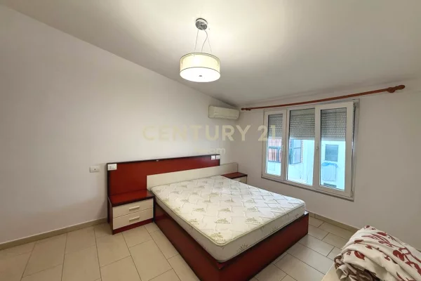 Shtepi me qera Apartament ne Tirane, 2+1, Mobilimi E mobiluar, Pagesa 700  Euro.
