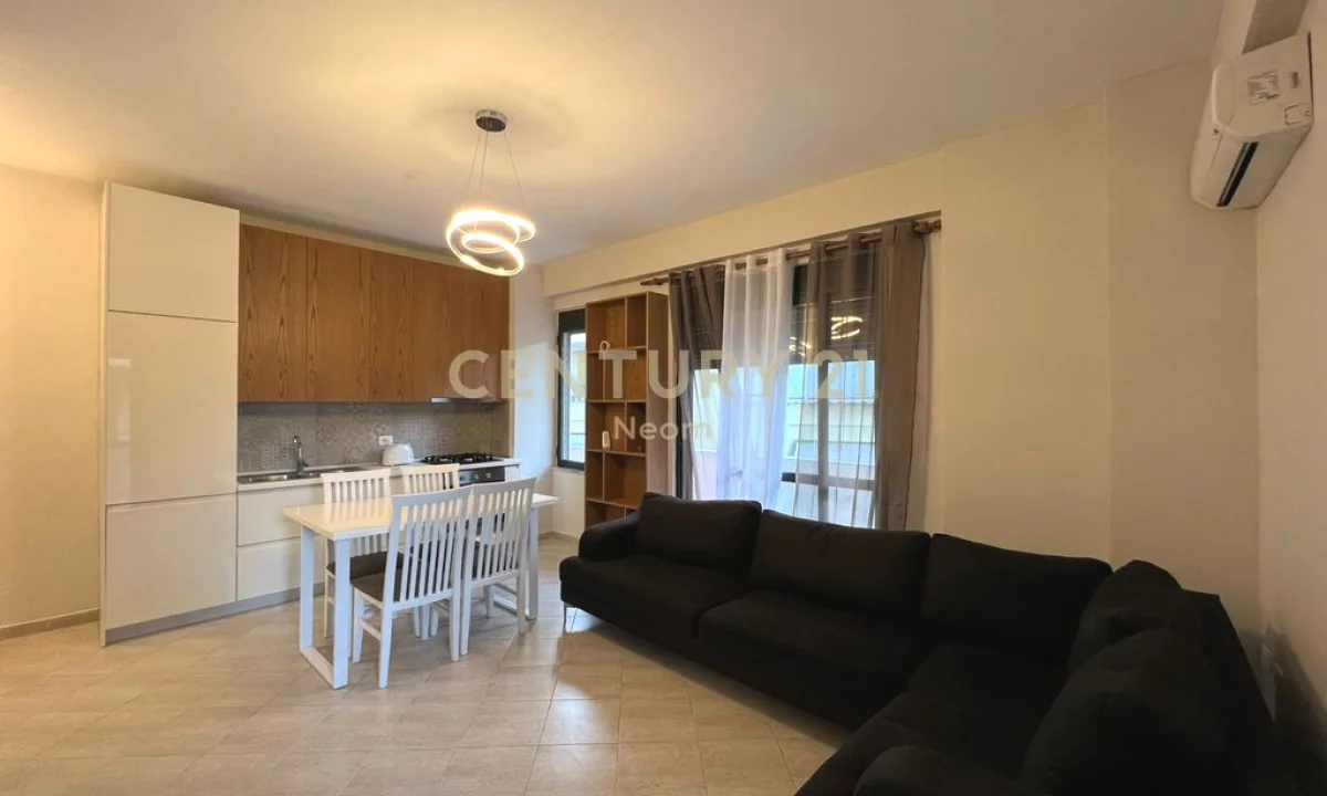 Appartamento in affitto a Tirana 1+1, Arredato