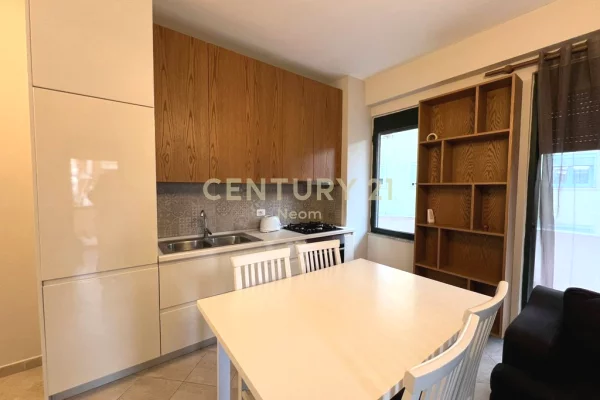 Appartamento in affitto a Tirana 1+1, Arredato