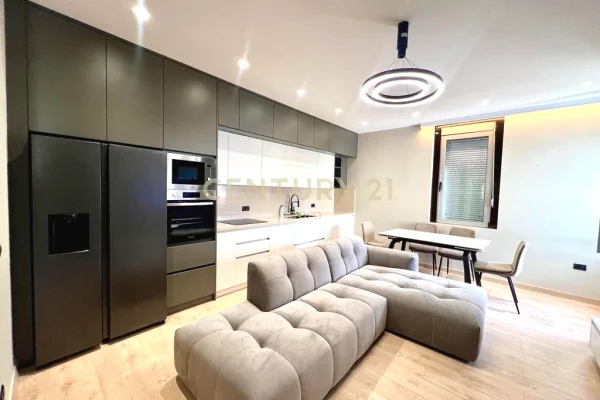 Qira,Kodra e Diellit,Apartament Modern 3+1+2 me post Parkimi