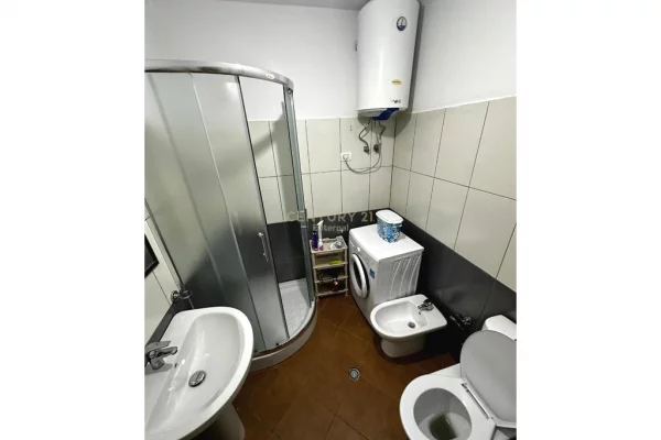 Shtepi me qera Apartament ne Tirane, 2+1, Mobilimi E mobiluar, Pagesa 700  Euro.