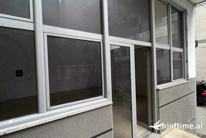 Okazion shitet dyqan 55m2 Adresa Tirane Treshi