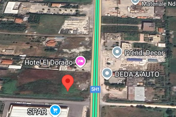 Truall ose Toke ne Lezhe - 87,500 Euro