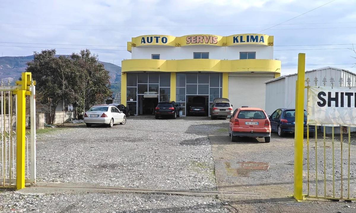 Okazion shitet objekt 160m2 Ndertim 2 kate +1600m2 Truall