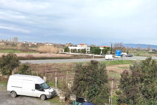 Okazion shitet objekt 160m2 Ndertim 2 kate +1600m2 Truall