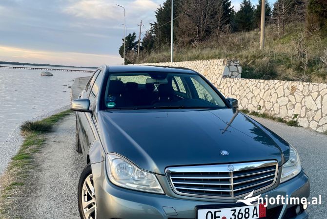 Auto in Vendita  a Valona - 970,000 Leke