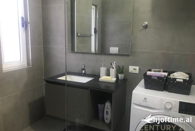 Shtepi me qera Apartament ne Tirane, 2+1, Mobilimi E mobiluar, Pagesa 650  Euro.