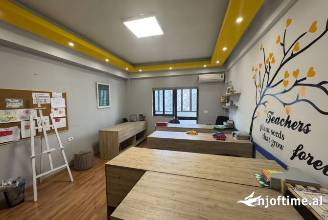 Ambient biznesi me qera 2+1 ne Tirane - 650 Euro