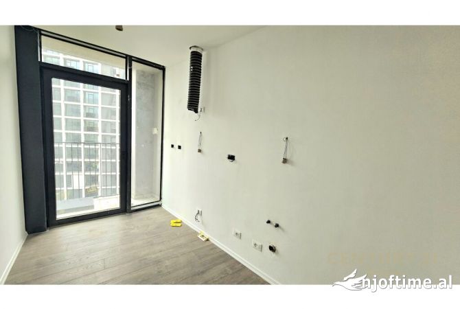 ZYRA PER QIRA NE LAKE VIEW RESIDENCES