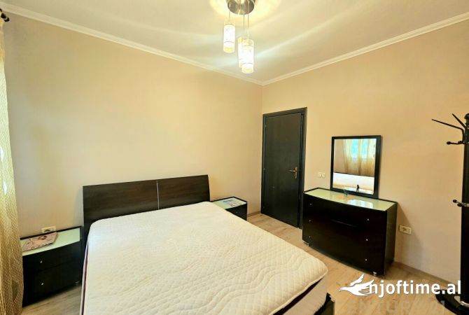 Shtepi me qera Apartament ne Tirane, 2+1, Mobilimi E mobiluar, Pagesa 650  Euro.