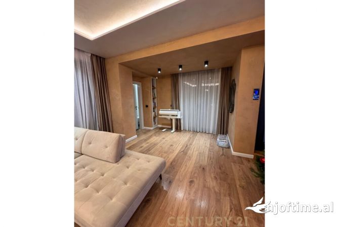 Shtepi ne shitje 2+1 ne Vlore - 350,000 Euro