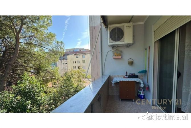 Shtepi me qera Apartament ne Tirane, 2+1, Mobilimi E mobiluar, Pagesa 650  Euro.