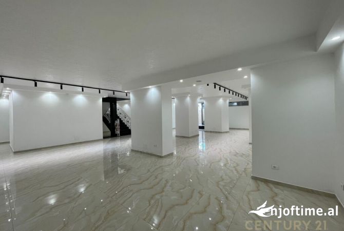 Ambient biznesi ne shitje 1+1 ne Vlore - 2,200,000 Euro