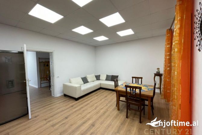 Luxury villas for rent in Tirana 4+1, In Part