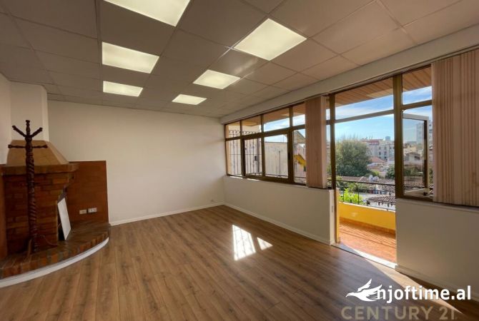 Luxury villas for rent in Tirana 4+1, In Part