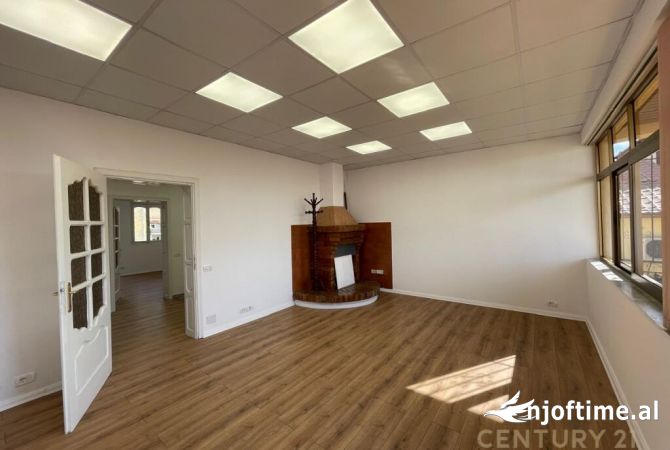 Luxury villas for rent in Tirana 4+1, In Part