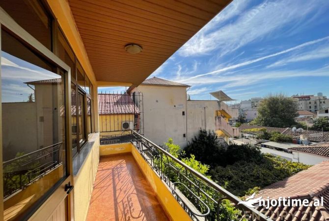 Luxury villas for rent in Tirana 4+1, In Part