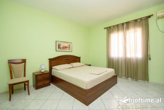 Shtepi ne shitje Apartament ne Vlore, 2+1, Mobilimi E mobiluar, Pagesa 225,000  Euro.