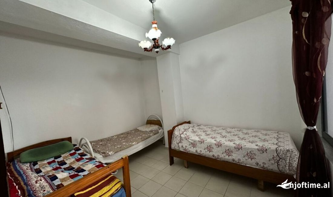 Shtepi ne shitje Apartament ne Tirane, 1+1, Mobilimi E mobiluar, Pagesa 90,000  Euro.