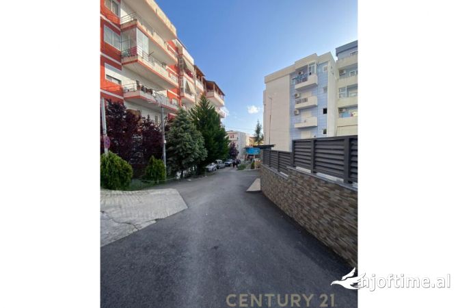 Ambient biznesi ne shitje 1+1 ne Tirane - 66,000 Euro