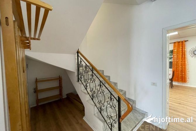 Attic (top floor of the roof) for rent in Tirana 3+1, Furnished