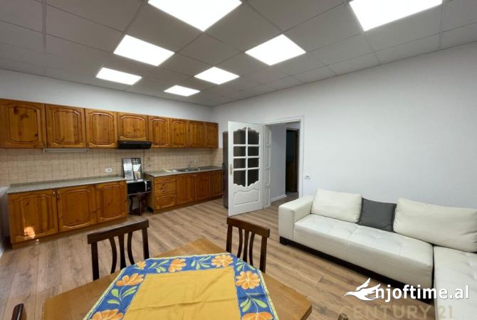 Attic (top floor of the roof) for rent in Tirana 3+1, Furnished