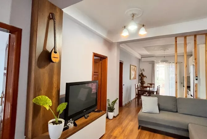 Shtepi me qera 2+1 ne Tirane - 550 Euro