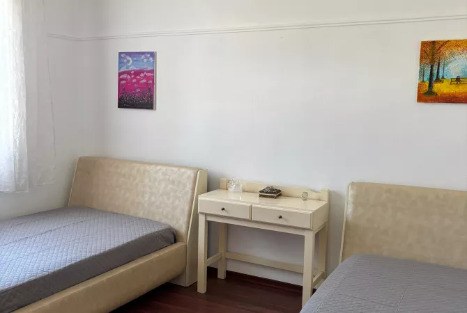 Shtepi me qera Shtepi Private ne Tirane, 2+1, Mobilimi E mobiluar, Pagesa 550  Euro.