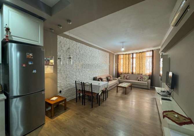 Shtepi me qera 2+1 ne Tirane - 400 Euro