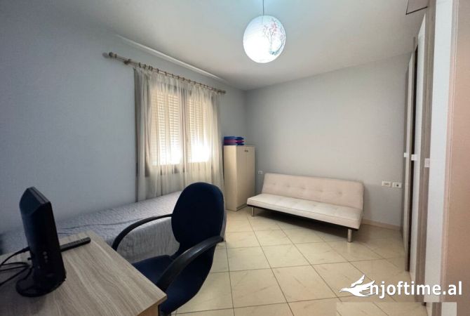 Shtepi me qera 2+1 ne Tirane - 550 Euro