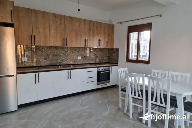 Shtepi me qera 2+1 ne Tirane - 550 Euro