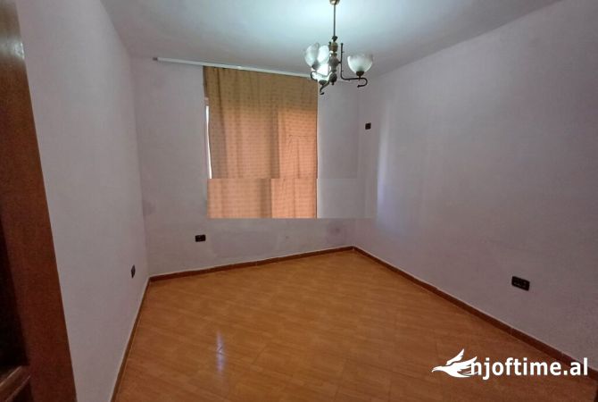 Shtepi me qera 2+1 ne Tirane - 350 Euro