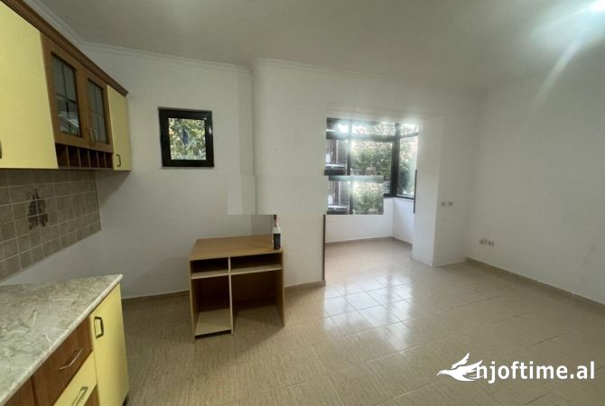 Shtepi ne shitje 1+1 ne Tirane - 68,000 Euro