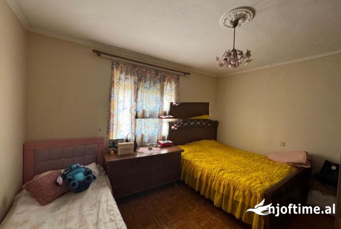 Shtepi ne shitje 3+1 ne Tirane - 80,000 Euro