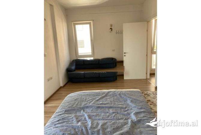 Shtepi me qera 2+1 ne Tirane - 450 Euro