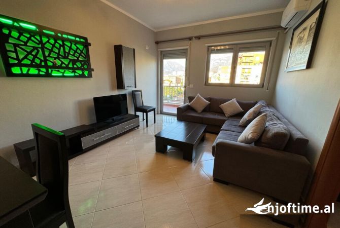 Shtepi me qera 2+1 ne Tirane - 550 Euro