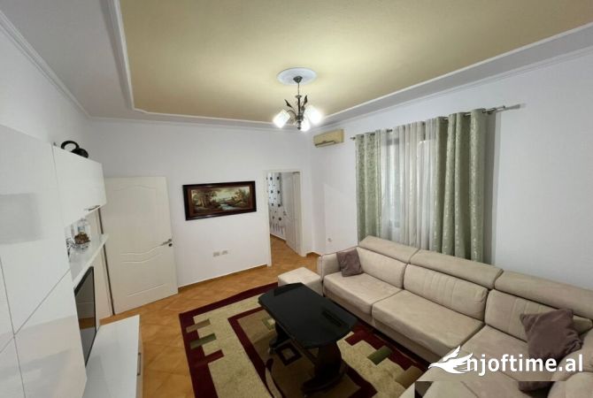 Shtepi me qera 2+1 ne Tirane - 450 Euro