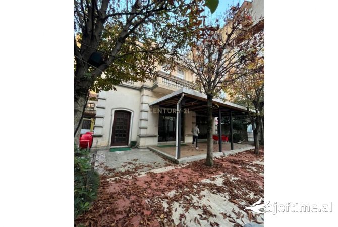 Ambjent Komercial me Qira ne Fresk, Tirane. 1,300 € /Muaj