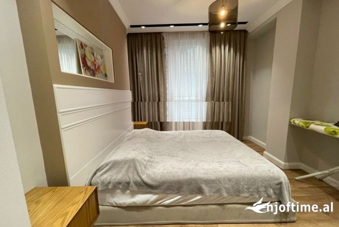 Shtepi me qera Apartament ne Tirane, 2+1, Mobilimi E mobiluar, Pagesa 750  Euro.