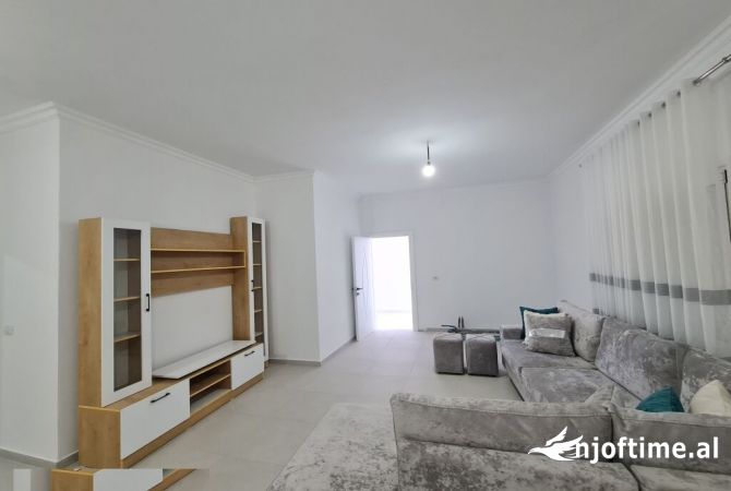 Shtepi me qera 2+1 ne Tirane - 400 Euro