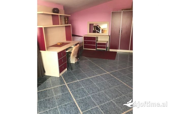 Shtepi ne shitje 2+1 ne Tirane - 120,000 Euro