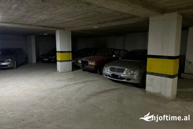 Ambient biznesi me qera 4+1 ne Tirane - 26,000 Euro