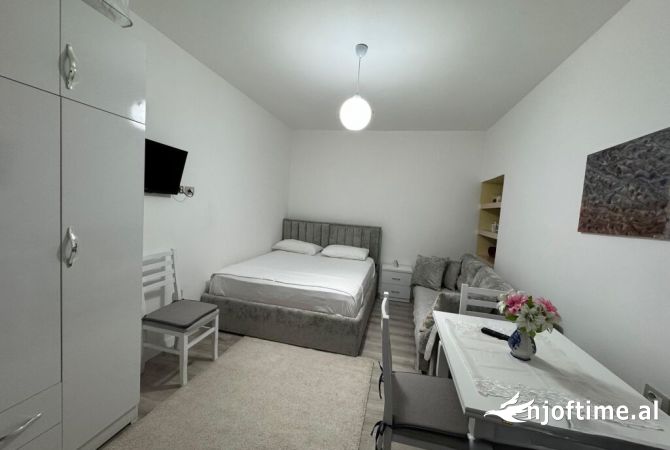 Shtepi me qera Garsoniere ne Tirane - 450 Euro
