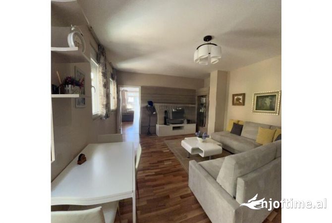 Shtepi me qera 1+1 ne Tirane - 700 Euro