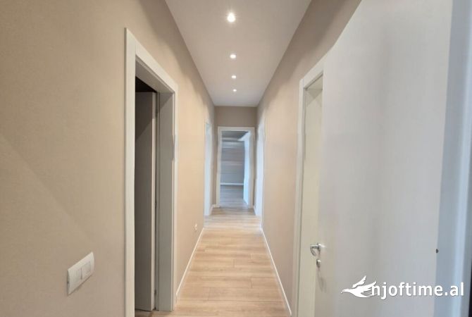 Shtepi me qera 3+1 ne Tirane - 1,400 Euro
