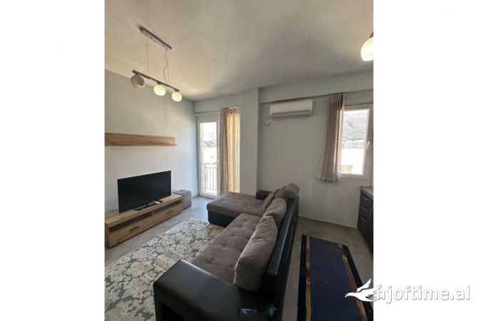 Shtepi me qera 1+1 ne Tirane - 450 Euro