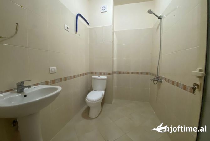 Shtepi me qera 2+1 ne Tirane - 700 Euro