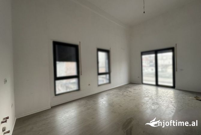 Shtepi ne shitje 2+1 ne Tirane - 180,000 Euro