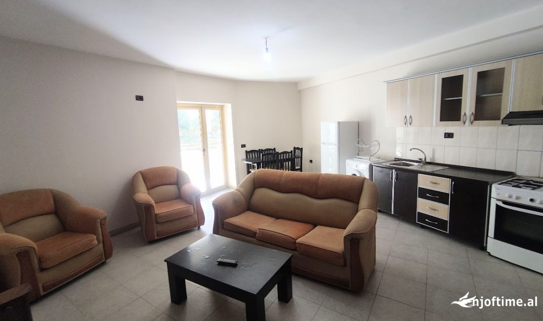 Shtepi ne shitje Apartament ne Tirane, 1+1, Mobilimi E mobiluar, Pagesa 92,700  Euro.